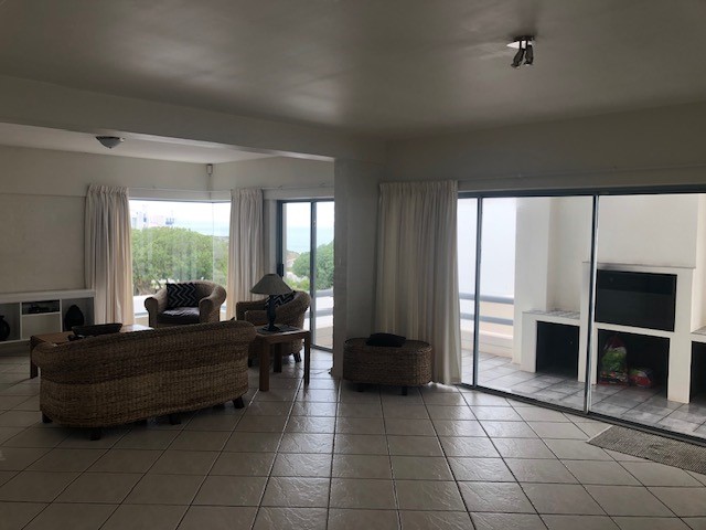 To Let 4 Bedroom Property for Rent in Paradise Beach Western Cape